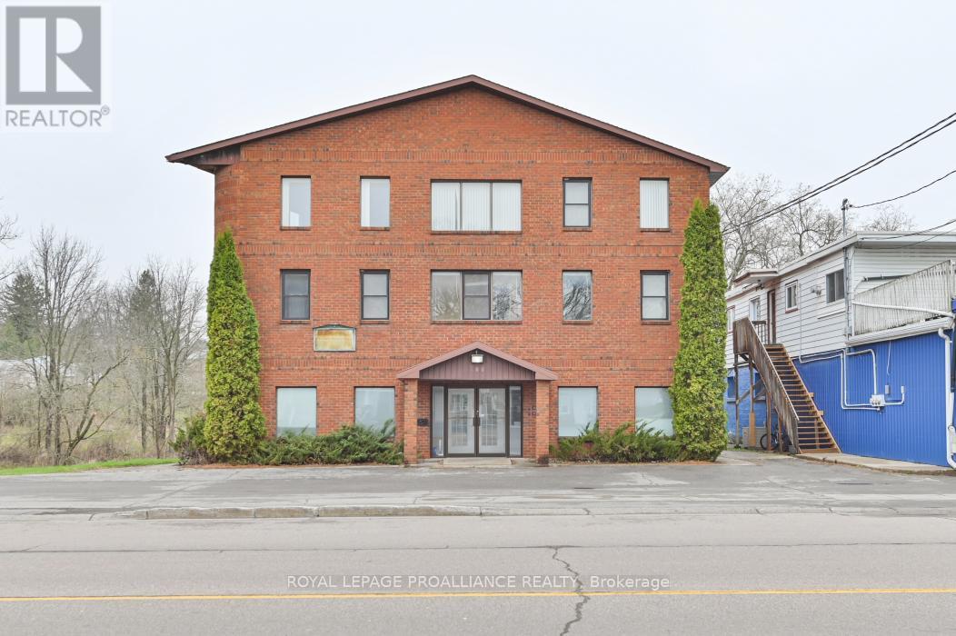 3RD FL - 108 RUSSELL STREET, centre hastings, Ontario