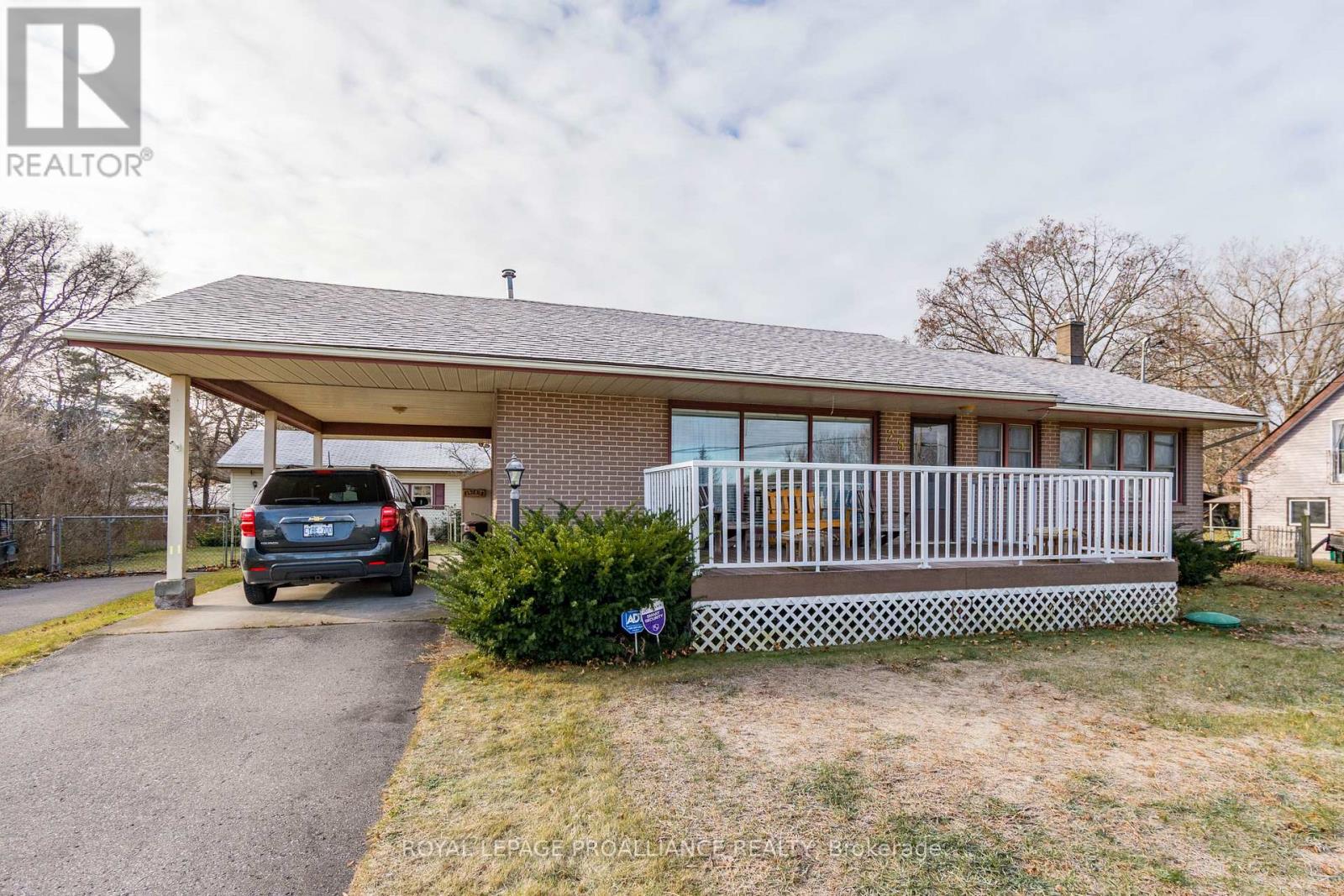 25 ROSELAND DRIVE, quinte west, Ontario