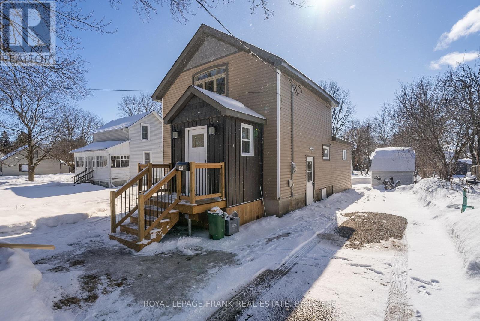 33 MELBOURNE STREET E, kawartha lakes (lindsay), Ontario